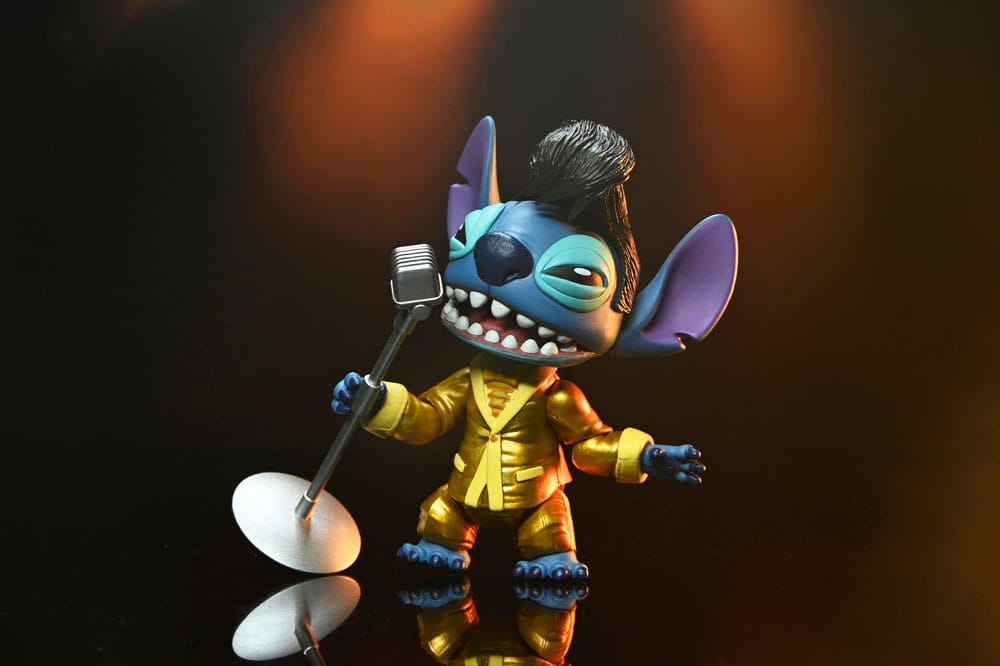 Figura Ultimate Gold Suit Elvis Stitch con guitarra NECA