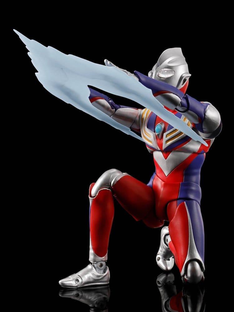 Detalle figura Ultraman Tiga con traje rojo y azul acabado premium