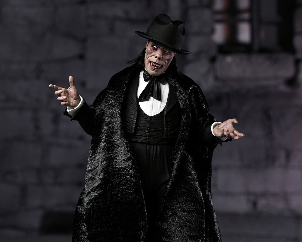 Figura coleccionista NECA Phantom of the Opera 18 cm con caja con ventana.