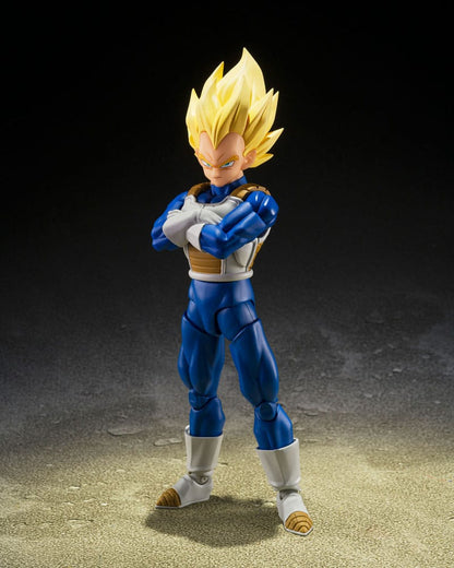 Figura Vegeta articulada mostrando traje de combate y postura desafiante.