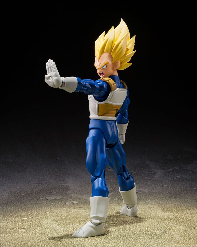 Vegeta Super Saiyan realizando pose de ataque con articulación visible.