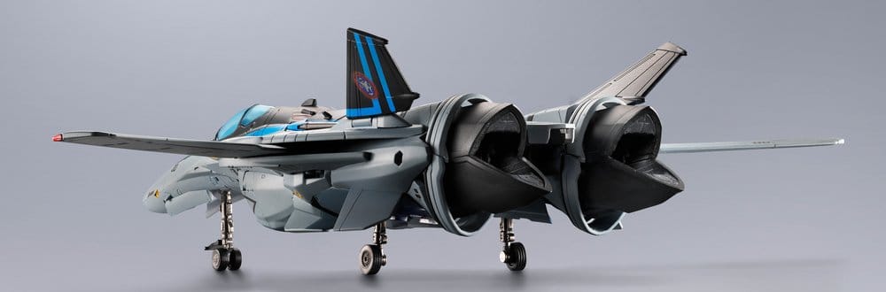 F-25 Messiah Valkyrie Top Gun Maverick Ver. DX Chogokin Macross