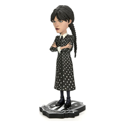 Figura Wednesday Addams bobble head NECA basada en la serie de Netflix