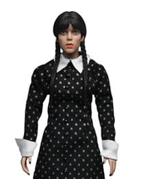 Figura Wednesday Addams NECA – vista frontal con vestido y expresión seria