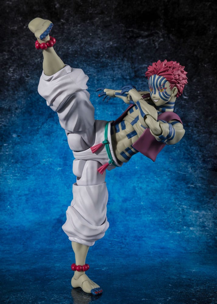 DEMON SLAYER: KIMETSU NO YAIBA FIGURA S.H. FIGUARTS AKAZA 15 CM