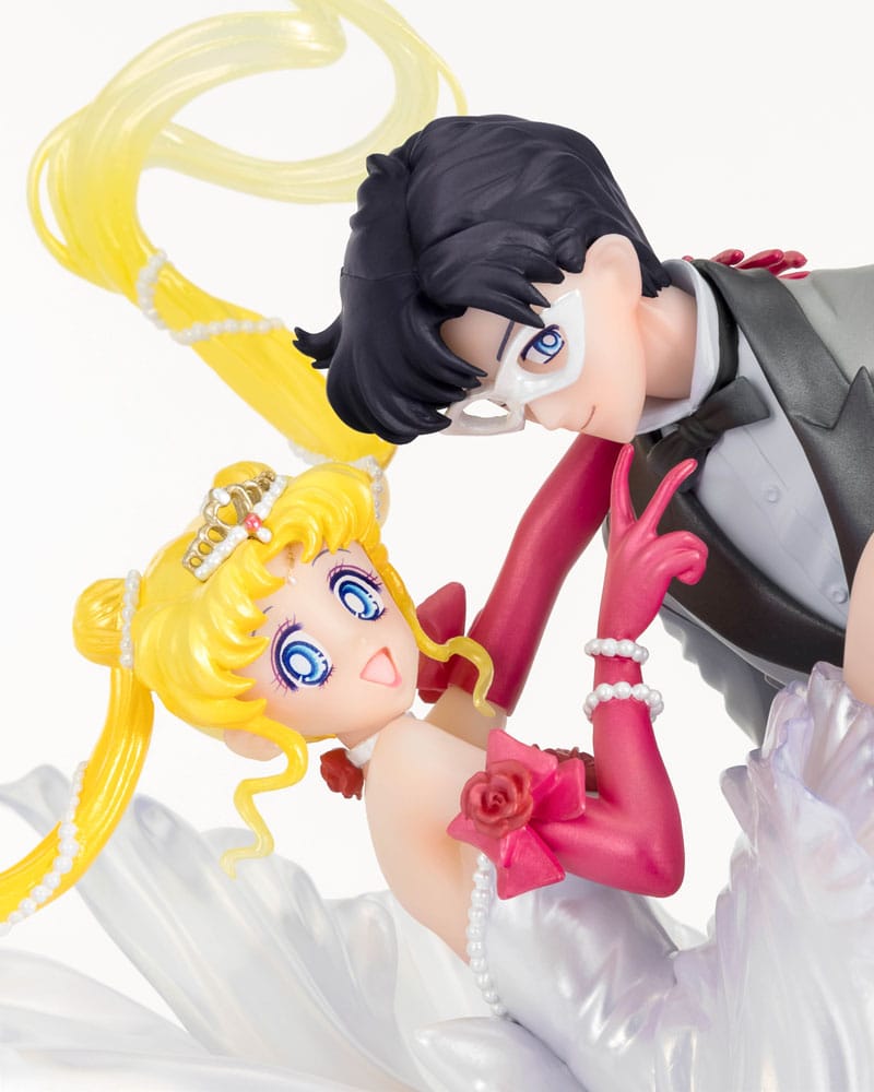 SAILOR MOON ESTATUA PVC FIGUARTSZERO CHOUETTE USAGI & TUXEDO MASK MOONLIGHT GLOW EDITION 24 CM