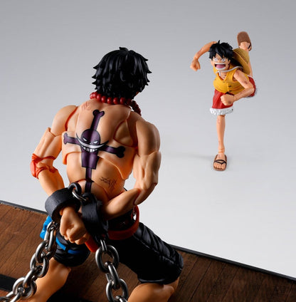 PORTGAS D. ACE – FIGURA S.H.FIGUARTS 16 CM (BANDAI TAMASHII – ONE PIECE MARINEFORD)