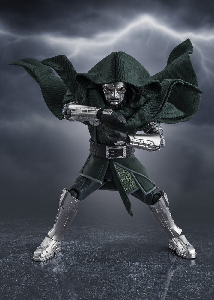 DOCTOR DOOM FIGURA S.H.FIGUARTS MARVEL AVENGERS: DOOMSDAY 16 CM