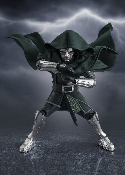 DOCTOR DOOM FIGURA S.H.FIGUARTS MARVEL AVENGERS: DOOMSDAY 16 CM