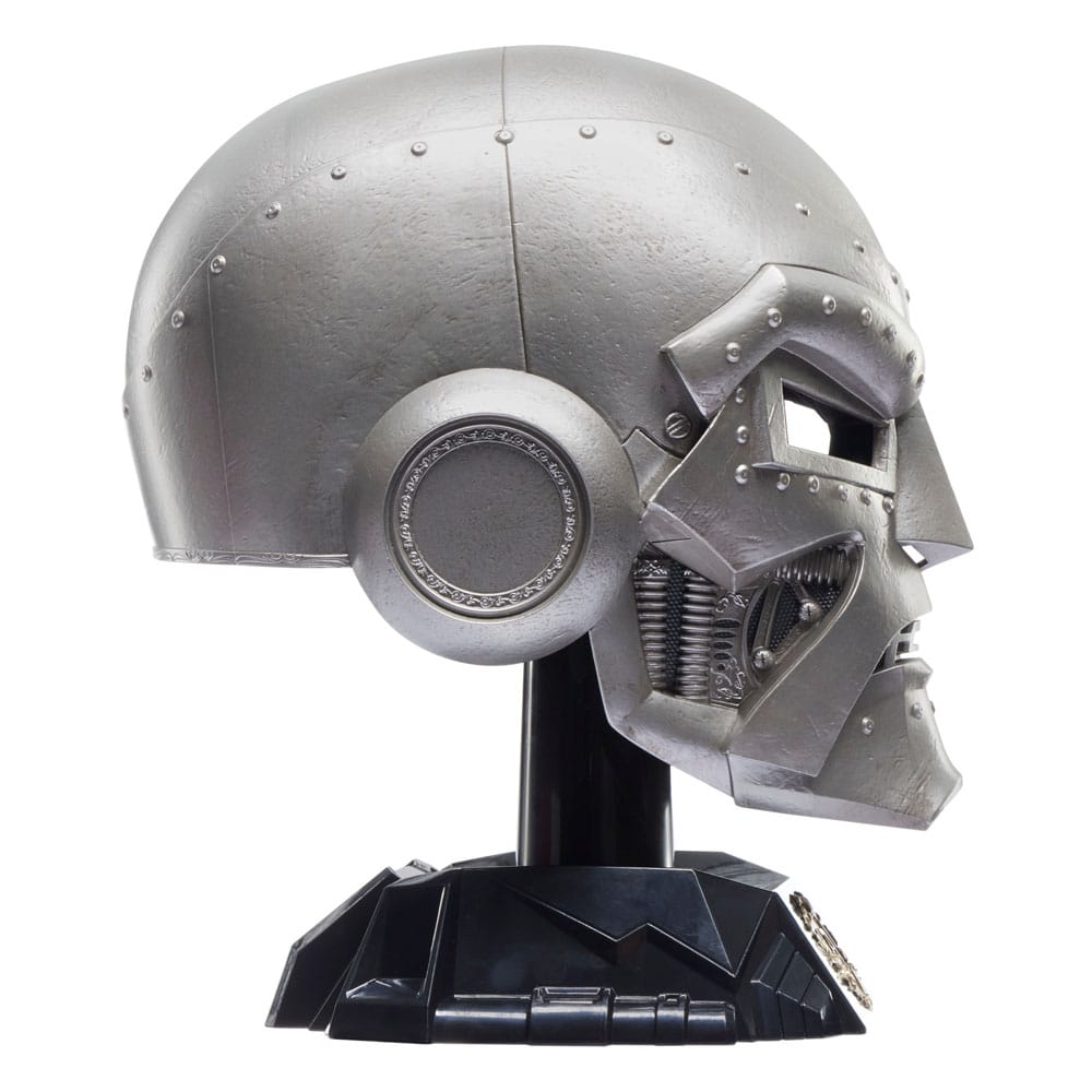 DOCTOR DOOM CASCO 1/1 MARVEL LEGENDS HASBRO RÉPLICA PREMIUM