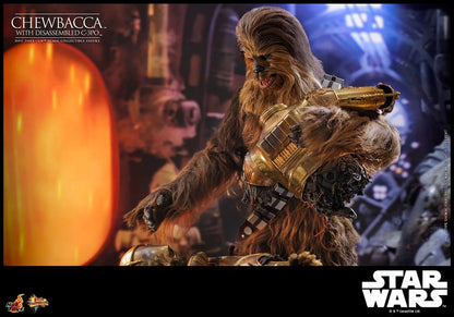 CHEWBACCA WITH DISASSEMBLED C-3PO – FIGURA 1/6 ESCALA – HOT TOYS – STAR WARS EPISODE V