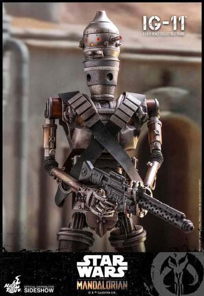 IG-11 – STAR WARS THE MANDALORIAN – HOT TOYS