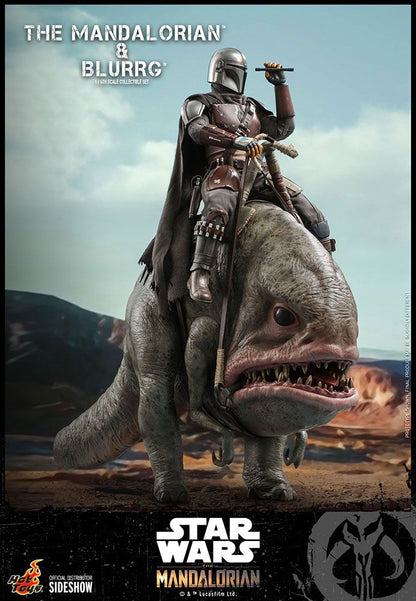 THE MANDALORIAN & BLURRG – STAR WARS THE MANDALORIAN PACK FIGURA 1/6 37 CM HOT TOYS