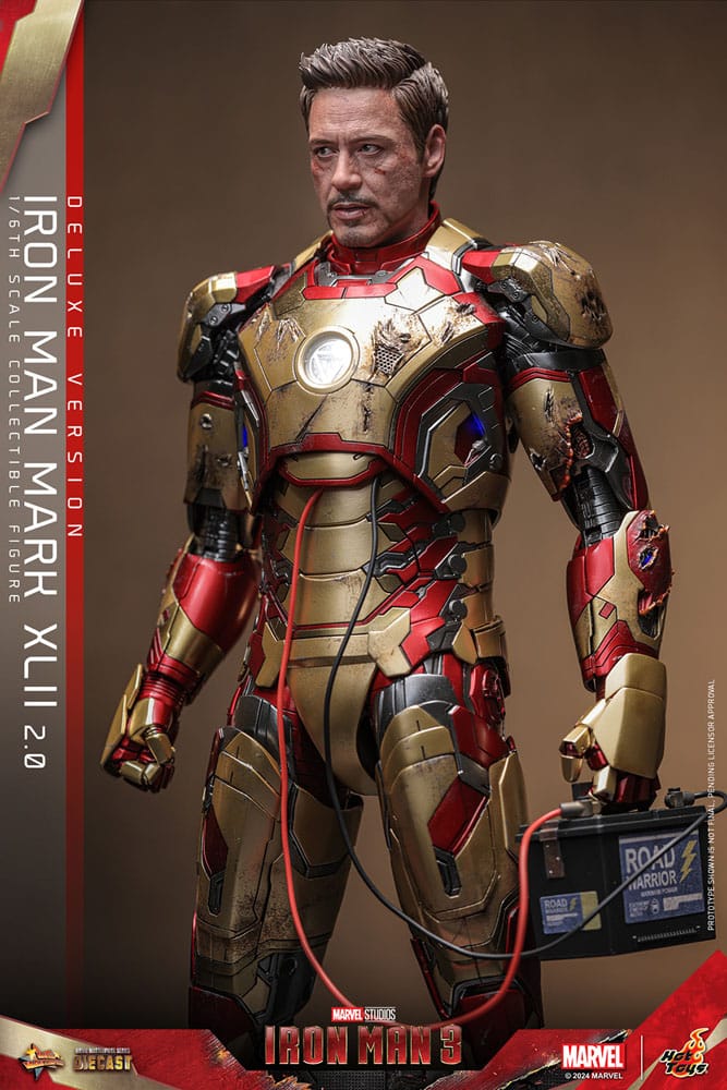 IRON MAN MARK XLII 2.0 DELUXE - IRON MAN 3 - HOT TOYS FIGURA 1/6 ESCALA 32 CM
