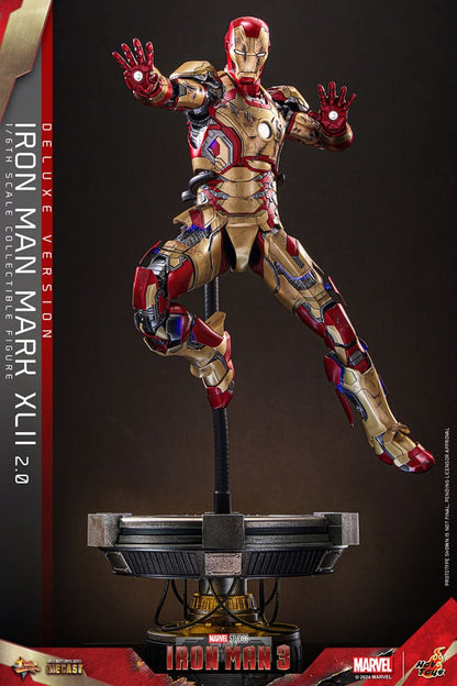 IRON MAN MARK XLII 2.0 DELUXE - IRON MAN 3 - HOT TOYS FIGURA 1/6 ESCALA 32 CM
