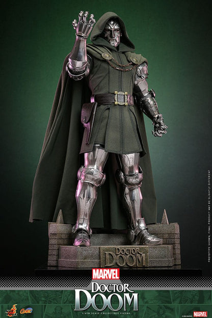 MARVEL COMIC FIGURA 1/6 DOCTOR DOOM 33 CM | HOT TOYS – LÍNEA COMIC MASTERPIECE