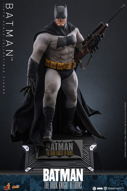 BATMAN - THE DARK KNIGHT RETURNS COMIC HOT TOYS