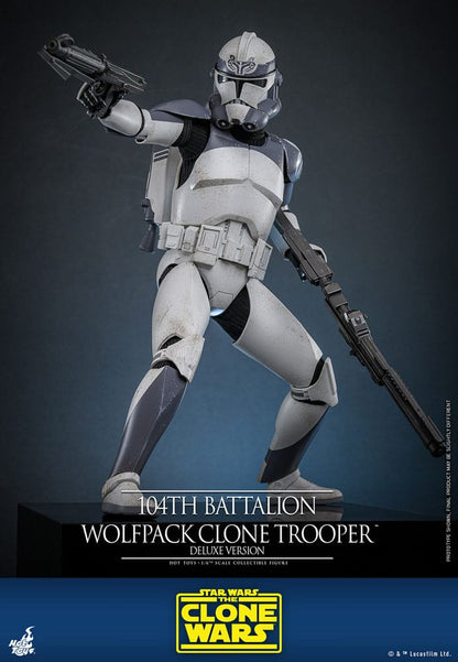 STAR WARS: THE CLONE WARS FIGURA 1/6 104TH BATTALION WOLFPACK CLONE TROOPER DELUXE VERSION 30 CM | HOT TOYS – SERIE THE CLONE WARS
