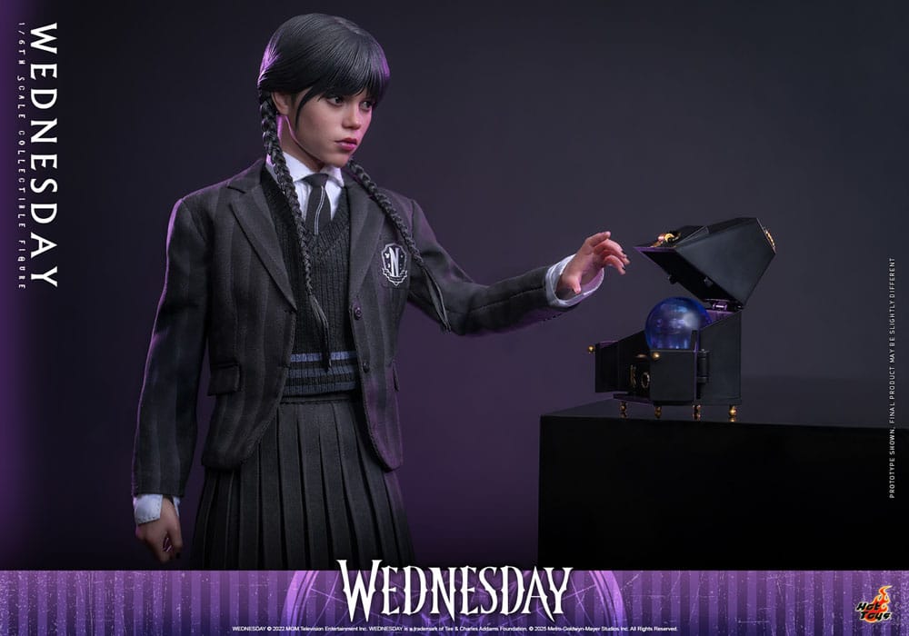 WEDNESDAY ADDAMS – WEDNESDAY SERIES 1/6 SCALE FIGURE 27 CM (HOT TOYS – COLLECTOR EDITION)