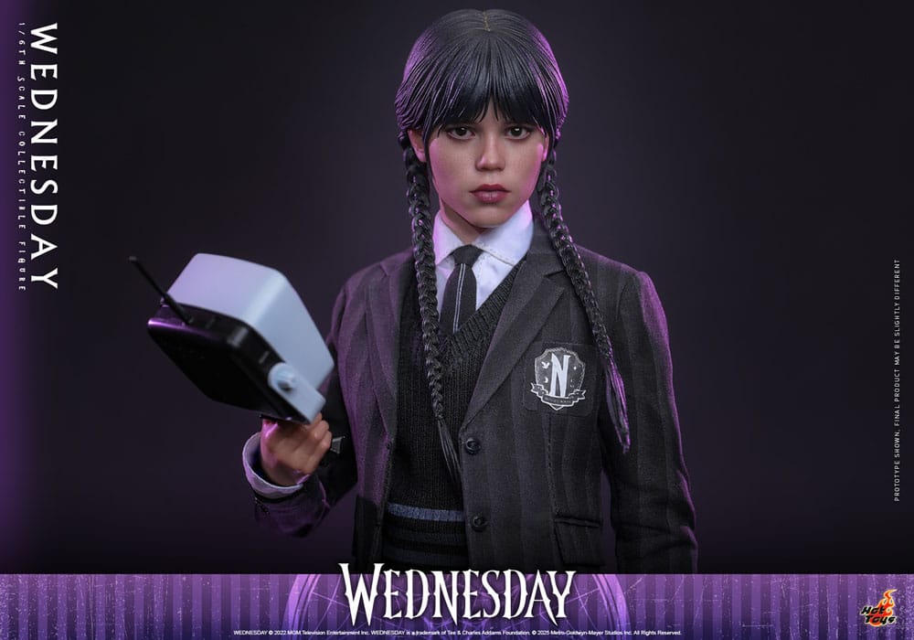 WEDNESDAY ADDAMS – WEDNESDAY SERIES 1/6 SCALE FIGURE 27 CM (HOT TOYS – COLLECTOR EDITION)
