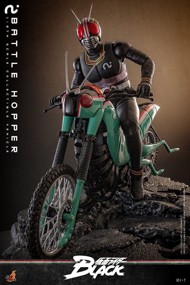 BATTLE HOPPER – VEHÍCULO HOT TOYS 1/6 36 CM (KAMEN RIDER BLACK – CON LUZ LED)