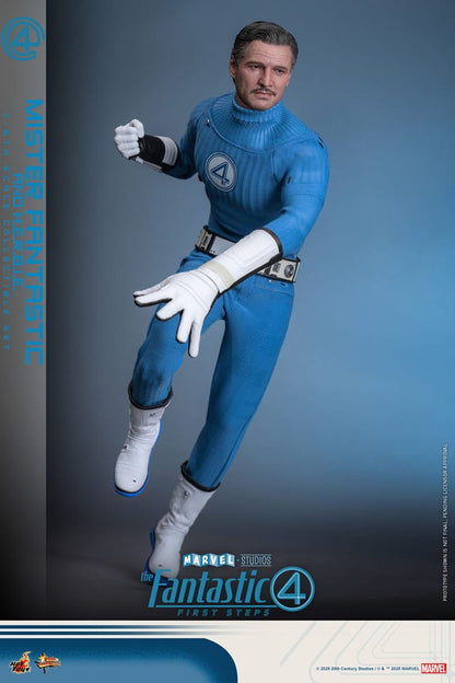 MISTER FANTASTIC & H.E.R.B.I.E. – FIRST STEPS 1/6 FIGURES (HOT TOYS – FANTASTIC FOUR)
