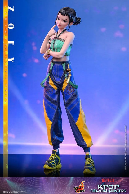 ZOEY – KPOP DEMON HUNTERS – FIGURA ARTICULADA 1/6 27 CM (HOT TOYS)