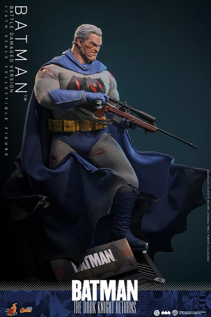 BATMAN – THE DARK KNIGHT RETURNS COMIC 1/6 (BATTLE DAMAGED VERSION) HOT TOYS – DC COMICS