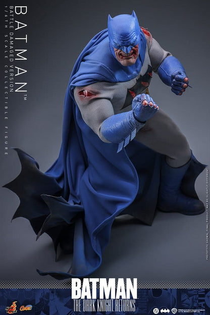 BATMAN – THE DARK KNIGHT RETURNS COMIC 1/6 (BATTLE DAMAGED VERSION) HOT TOYS – DC COMICS
