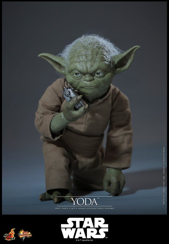 YODA – FIGURA 1/6 14 CM (HOT TOYS)