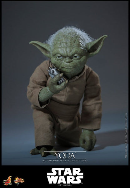 YODA – FIGURA 1/6 14 CM (HOT TOYS)