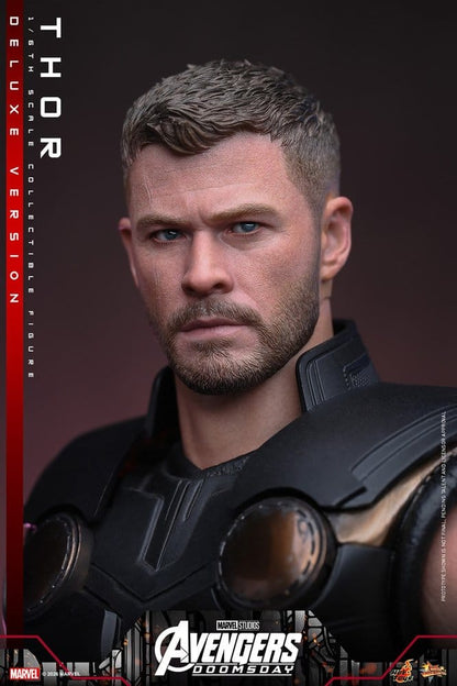 THOR DELUXE AVENGERS DOOMSDAY FIGURA 1/6 32 CM HOT TOYS