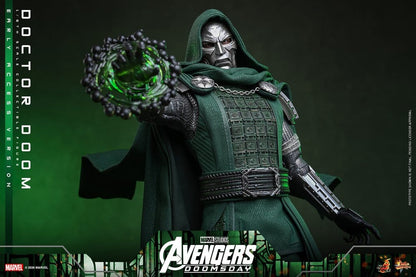 DOCTOR DOOM FIGURA HOT TOYS AVENGERS: DOOMSDAY 1/6 31 CM