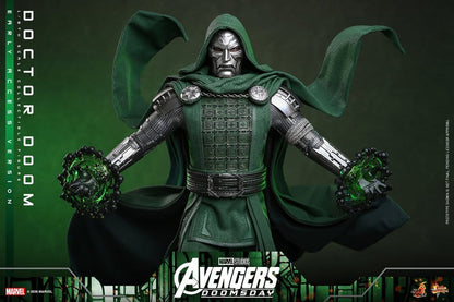 DOCTOR DOOM FIGURA HOT TOYS AVENGERS: DOOMSDAY 1/6 31 CM