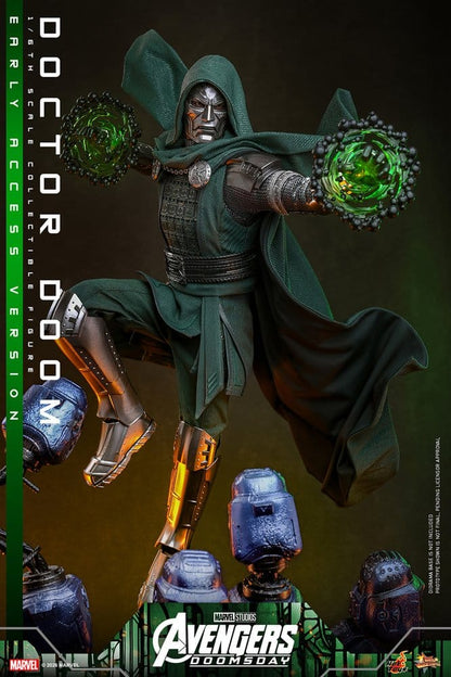 DOCTOR DOOM FIGURA HOT TOYS AVENGERS: DOOMSDAY 1/6 31 CM