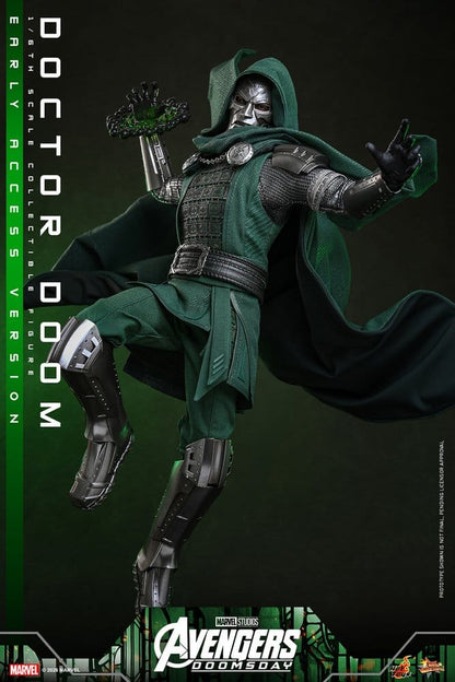 DOCTOR DOOM FIGURA HOT TOYS AVENGERS: DOOMSDAY 1/6 31 CM