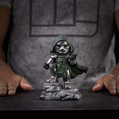DOCTOR DOOM AVENGERS DOOMSDAY MINICO 15 CM IRON STUDIOS