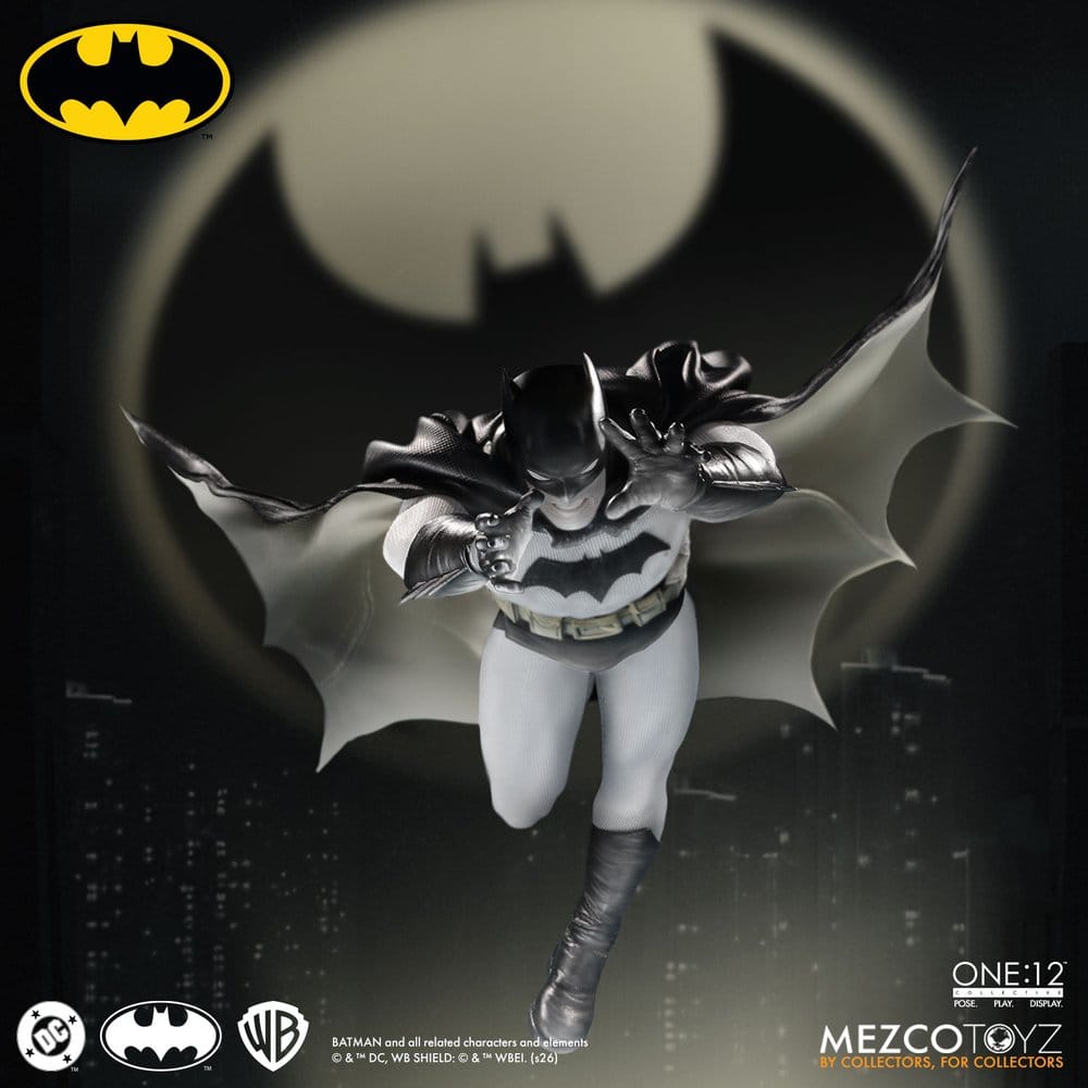 BATMAN YEAR ONE FIGURA 1/12 ONE:12 COLLECTIVE 17 CM MEZCO TOYZ