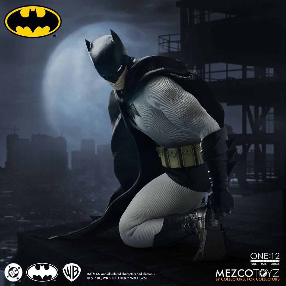 BATMAN YEAR ONE FIGURA 1/12 ONE:12 COLLECTIVE 17 CM MEZCO TOYZ