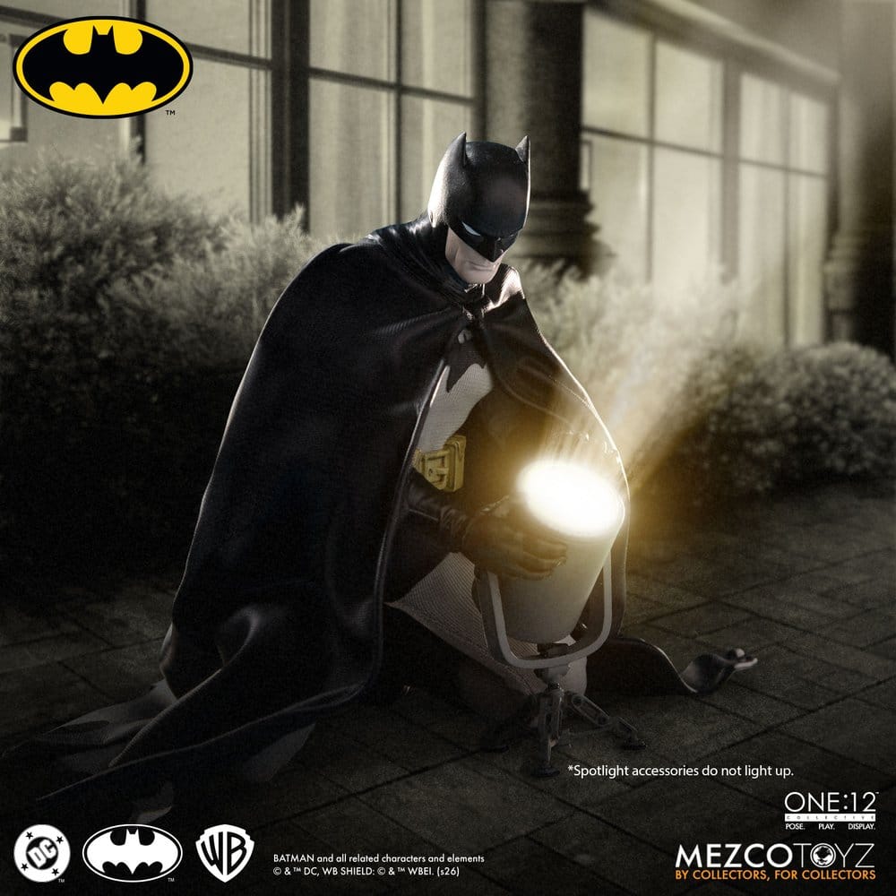 BATMAN YEAR ONE FIGURA 1/12 ONE:12 COLLECTIVE 17 CM MEZCO TOYZ