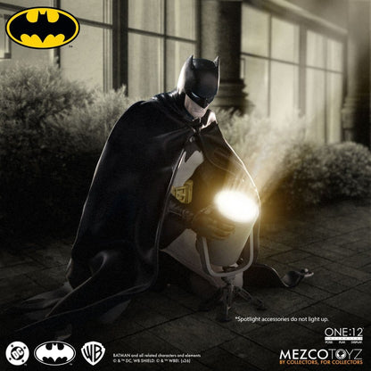 BATMAN YEAR ONE FIGURA 1/12 ONE:12 COLLECTIVE 17 CM MEZCO TOYZ