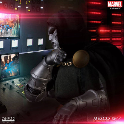 DOCTOR DOOM MARVEL FIGURA 1/12 ONE:12 COLLECTIVE 17 CM MEZCO TOYZ