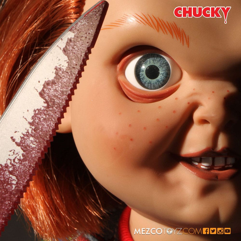 CHUCKY EL MUÑECO DIABÓLICO SNEERING CHUCKY MUÑECA CON SONIDO 38 CM MEZCO TOYZ
