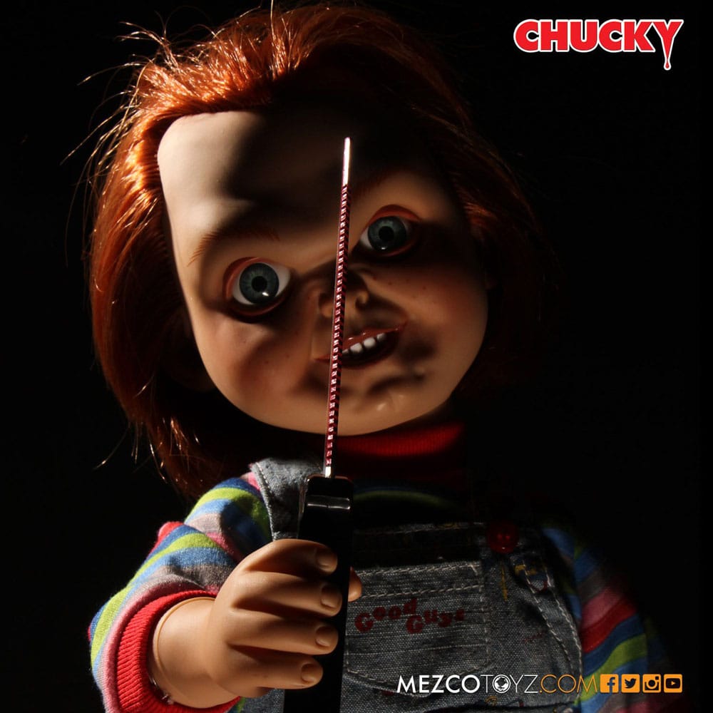 CHUCKY EL MUÑECO DIABÓLICO SNEERING CHUCKY MUÑECA CON SONIDO 38 CM MEZCO TOYZ