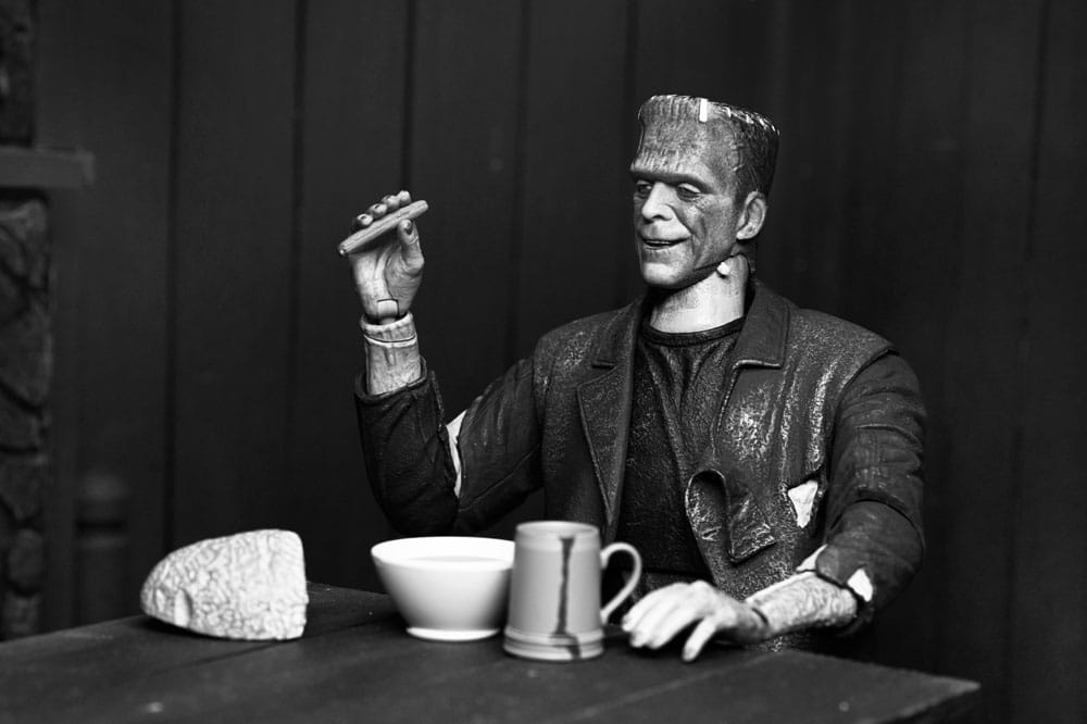 FRANKENSTEIN'S MONSTER – FIGURA ULTIMATE (NECA – UNIVERSAL MONSTERS BRIDE OF FRANKENSTEIN B&W)