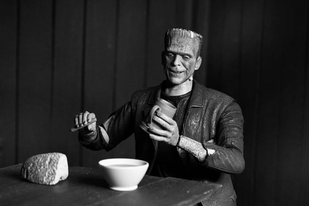 FRANKENSTEIN'S MONSTER – FIGURA ULTIMATE (NECA – UNIVERSAL MONSTERS BRIDE OF FRANKENSTEIN B&W)
