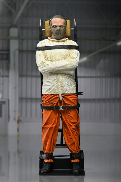 DR. HANNIBAL LECTER (MASKED) – EL SILENCIO DE LOS CORDEROS FIGURA ULTIMATE NECA 18 CM