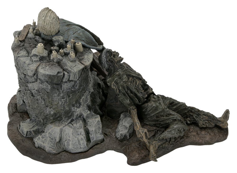 TRENCHCOAT WITH SPIKES INFERNO ROOM – DELUXE DIORAMA (FRIDAY THE 13TH: THE GAME – NECA)