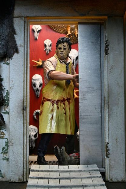 LA MATANZA DE TEXAS – FIGURA LEATHERFACE 50TH ANNIVERSARY CLOTHED – NECA 20 CM