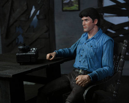 ASH – EVIL DEAD ULTIMATE FIGURA 18 CM (NECA – POSESIÓN INFERNAL)